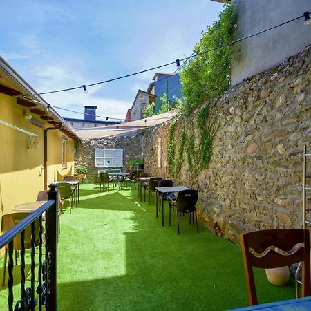 Micro-Hostal La Puerta Del Perdon Villafranca Del Bierzo Eksteriør bilde