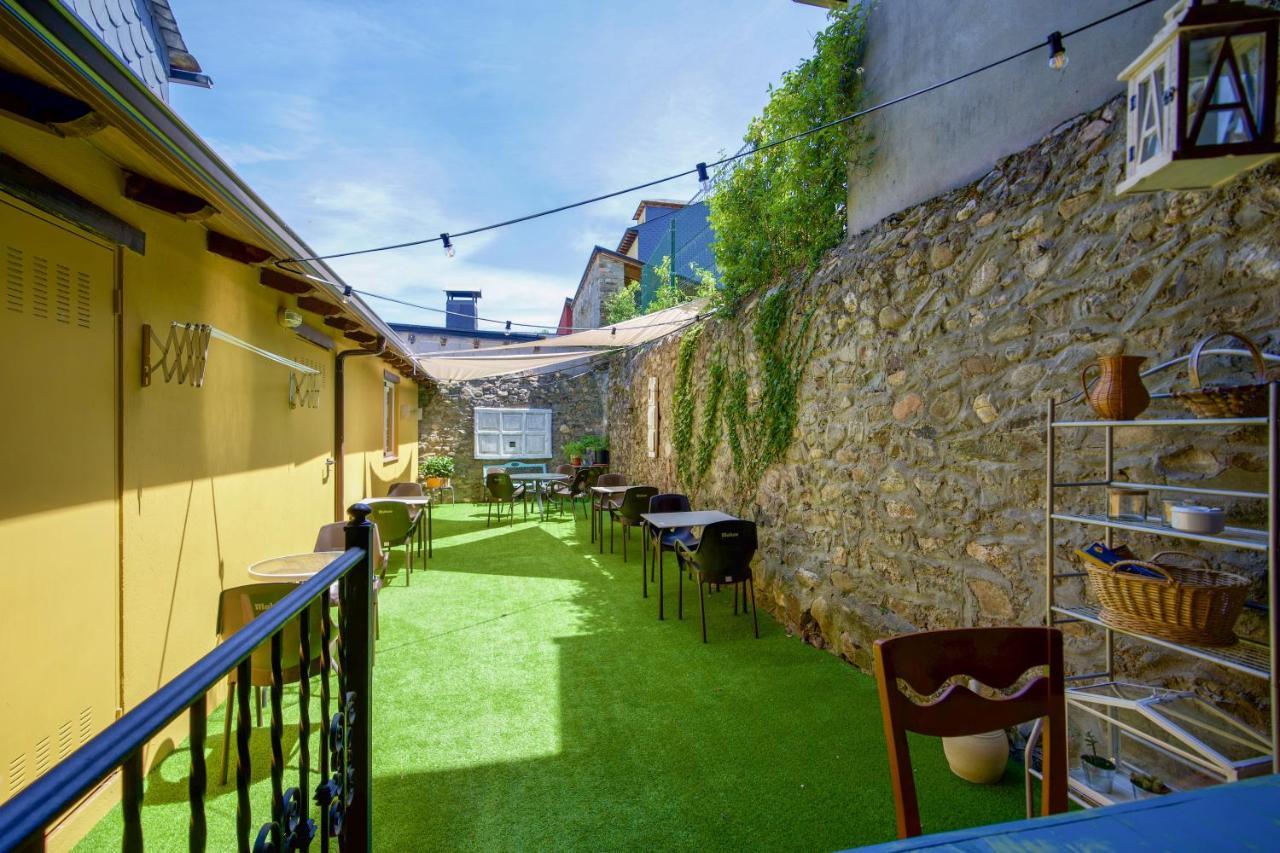 Micro-Hostal La Puerta Del Perdon Villafranca Del Bierzo Eksteriør bilde