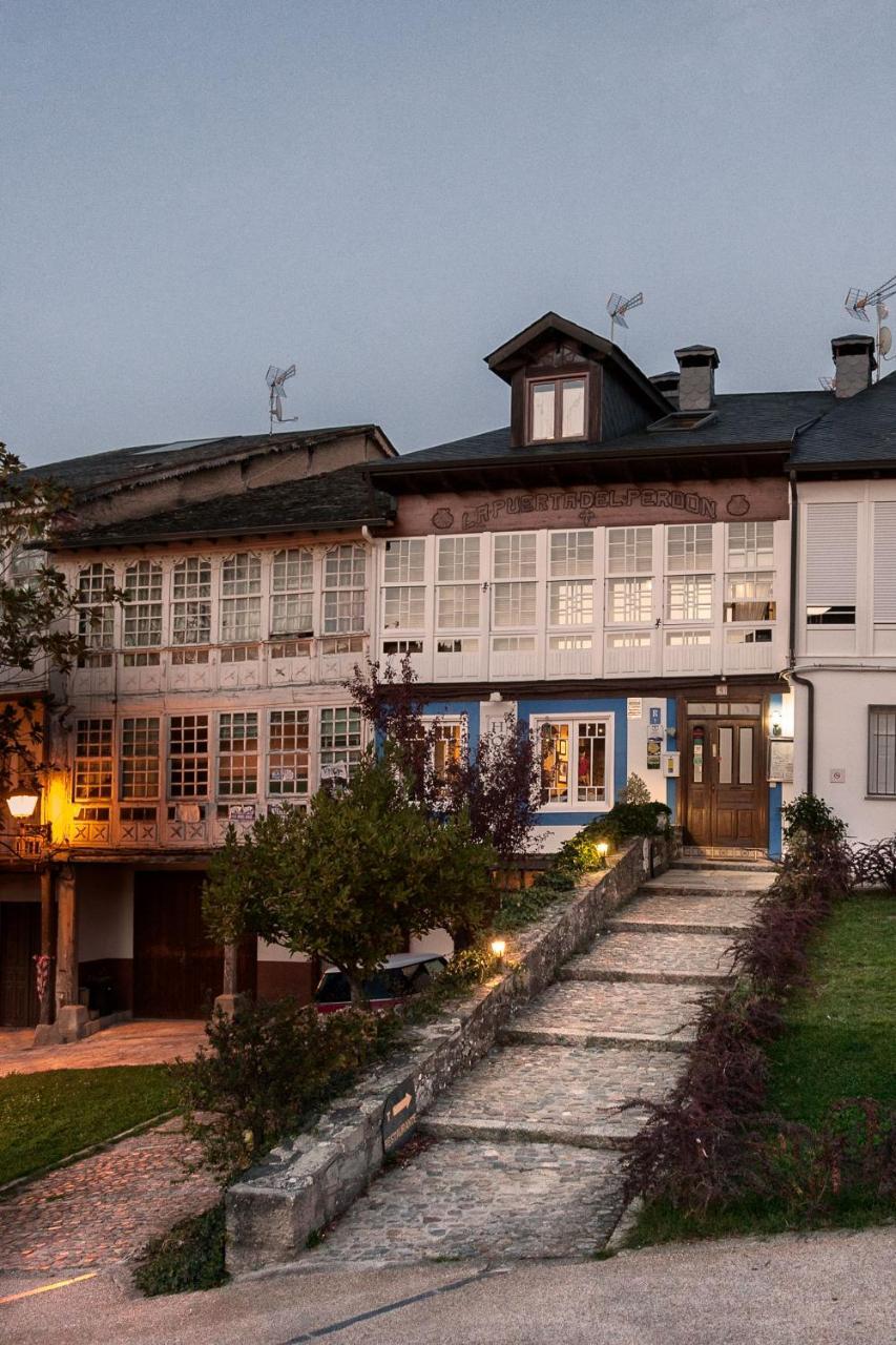 Micro-Hostal La Puerta Del Perdon Villafranca Del Bierzo Eksteriør bilde