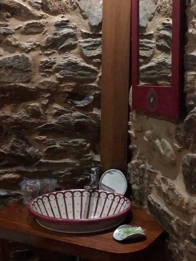 Micro-Hostal La Puerta Del Perdon Villafranca Del Bierzo Eksteriør bilde