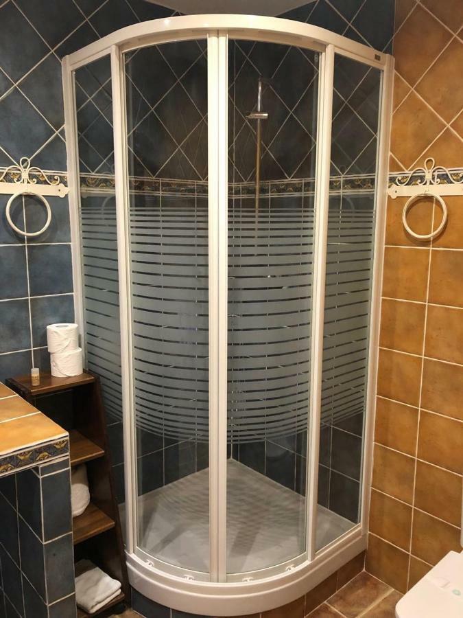 Micro-Hostal La Puerta Del Perdon Villafranca Del Bierzo Eksteriør bilde